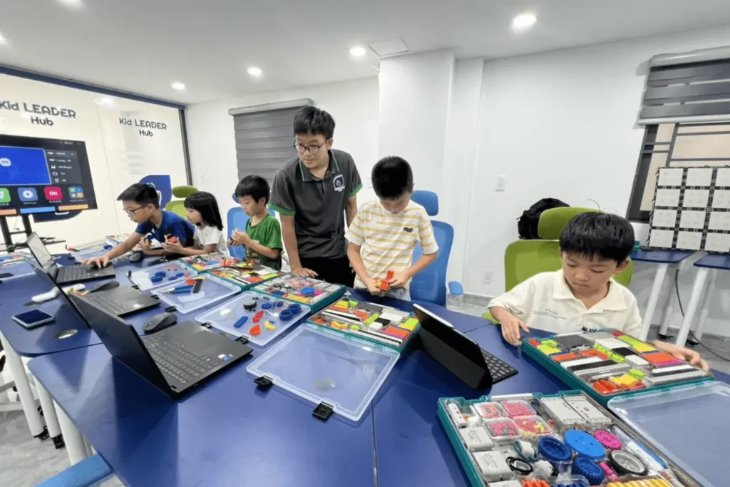 Không khí lớp học tại Kid Leader Hub
