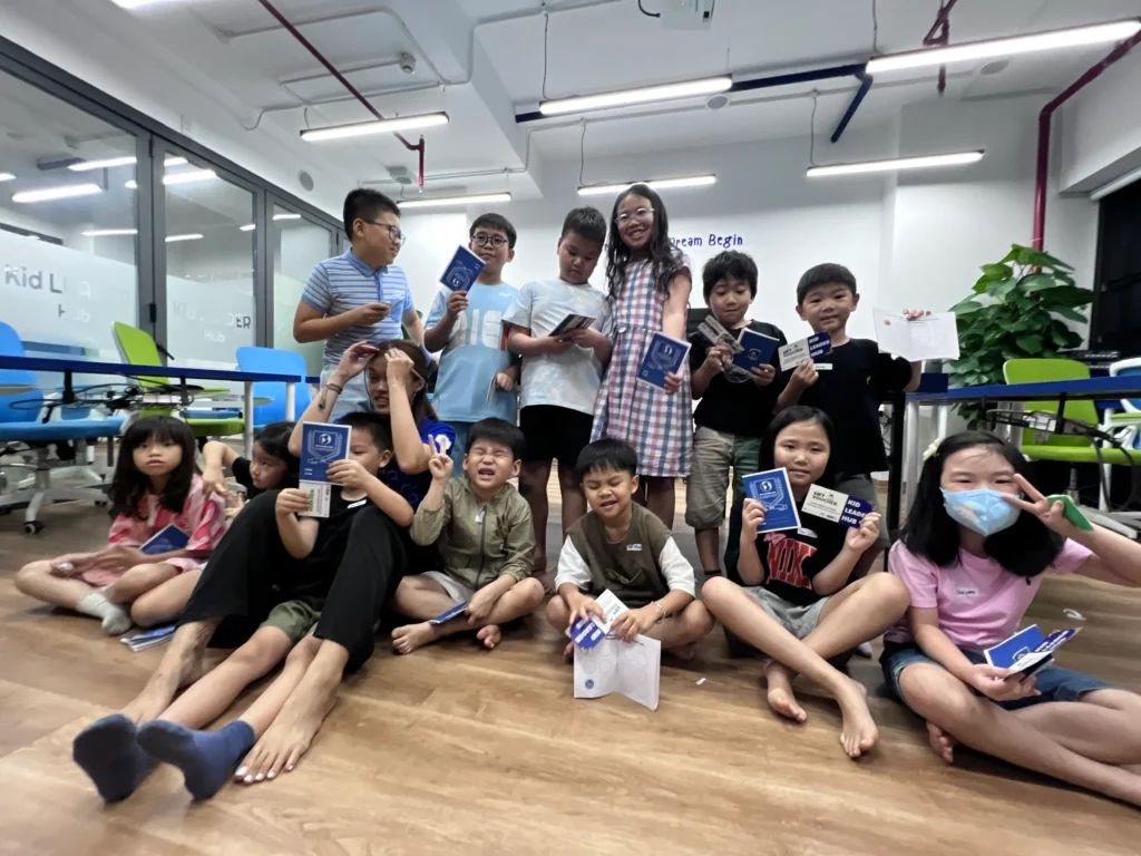 Các bạn học viên nhí tại KLD